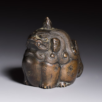 A Japanese bronze 'Shishi' paperweight, Meiji, 19th C.