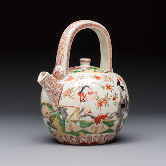 A Japanese Arita wine pot and cover with figural design, Edo, 17th C.