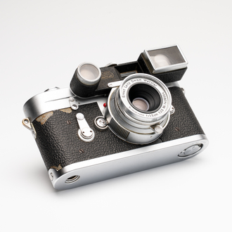 A Leica M3 Double Stroke with goggled Summaron 35 mm F3.5 lens