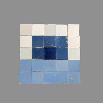 25 monochrome blue and white Dutch Delft tiles, 17/18th C.