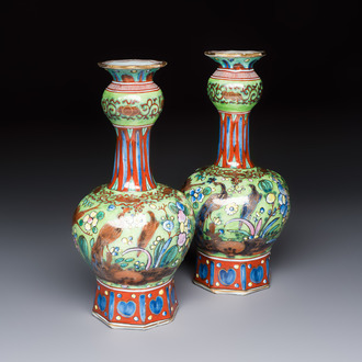 A pair of clobbered Dutch Delft vases, 17th C.