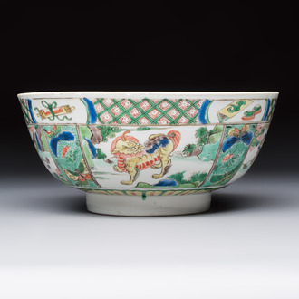 A Chinese famille verte 'Mythical Beasts' bowl, Lu Yi Tang 菉漪堂 mark, Kangxi