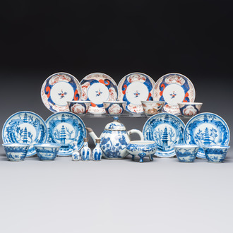 13 Chinese blue and white wares and four sets of Japanese Imari cups and saucers, 17/18th C.