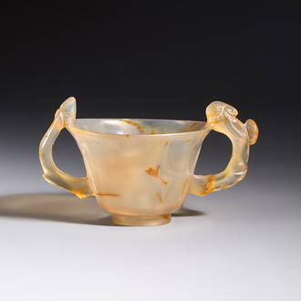 A Chinese agate cup with two lingzhi-form handles, 19th C.