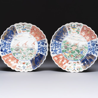 A pair of Chinese famille verte 'Sea Creatures' lobed plates, Kangxi