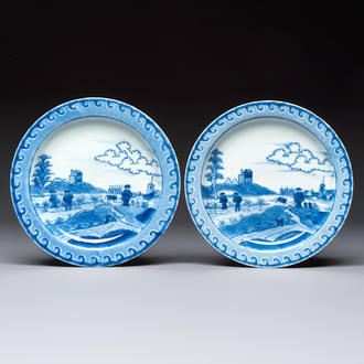 A pair of Chinese blue and white 'Scheveningen' or 'Nabeshima' plates, Kangxi/Yongzheng