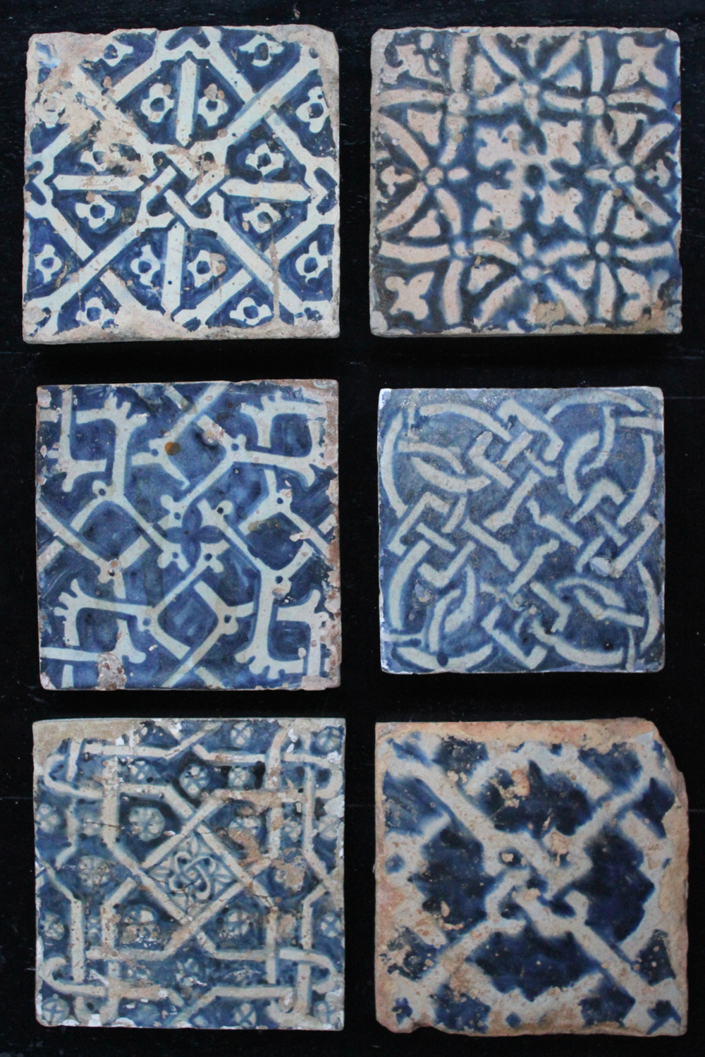 Lot de 6 carreaux espagnols, Manises, d&eacute;cor bleu et blanc, 15e
