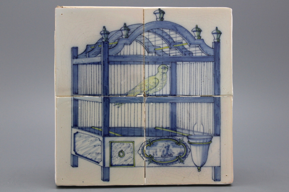 Delfts blauw en geel tegeltableau, met vogelkooi, 19e eeuw