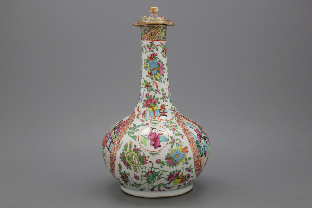 A fine Chinese Canton bottle vase with lid, 19th C.