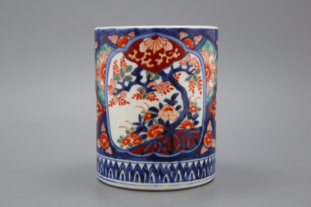 Pot &agrave; pinseaux d&eacute;cor Imari, Japon, 19e