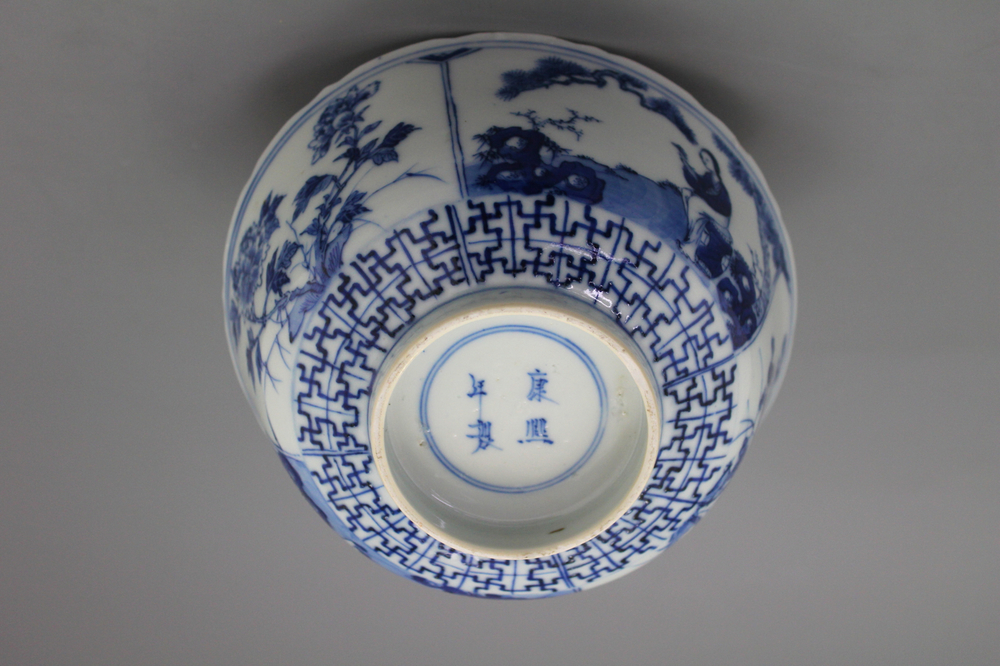 A fine Chinese porcelain blue and white bowl, 19th C.
