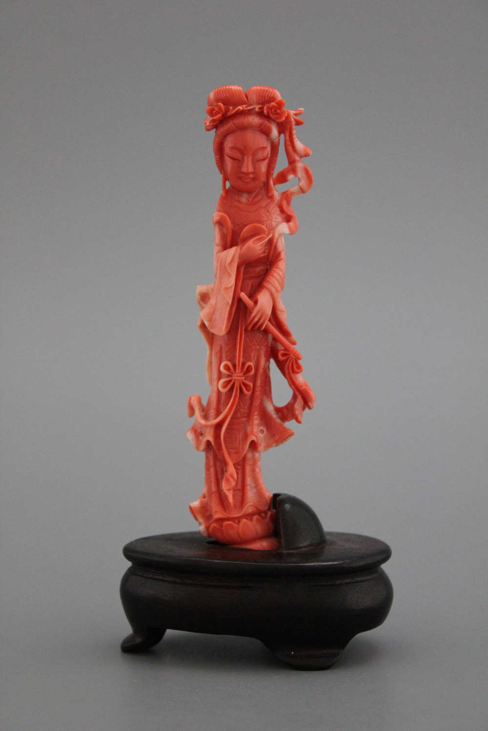 Guanyin en corail chinois, 19/20e