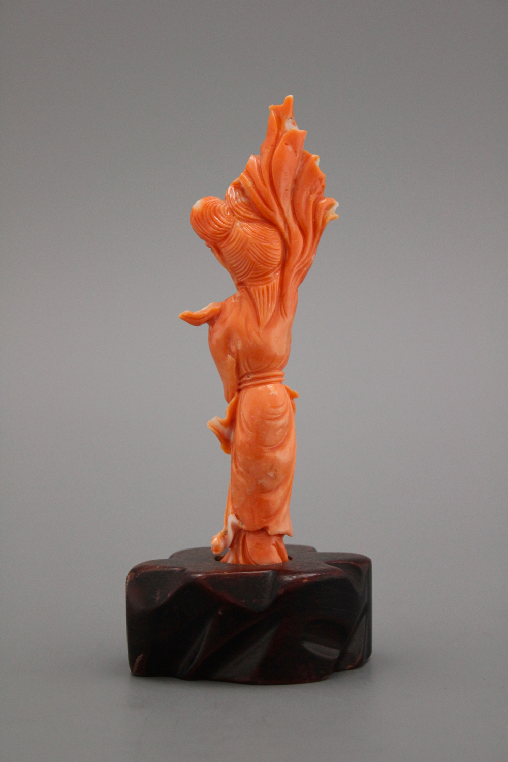 Guanyin en corail chinois, 19/20e