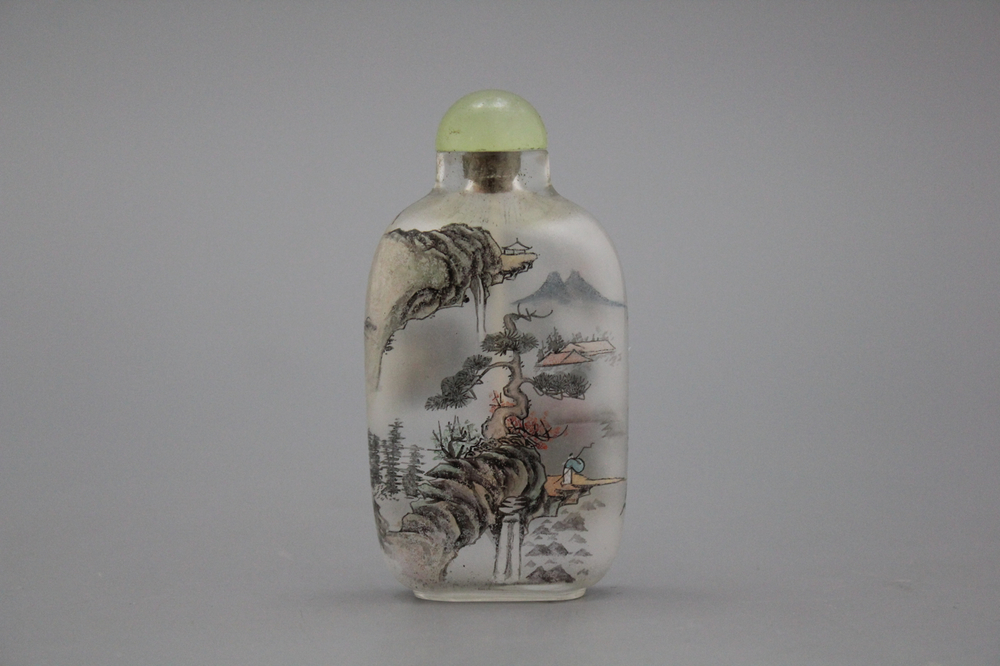 A Chinese snuff bottle, reverse glass painting, 20th C.