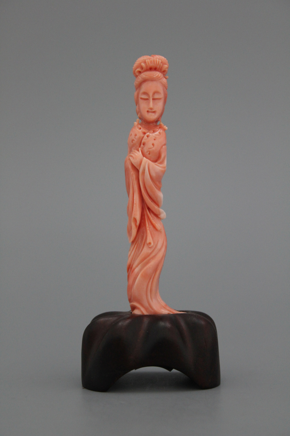 Guanyin en corail chinois, 19/20e