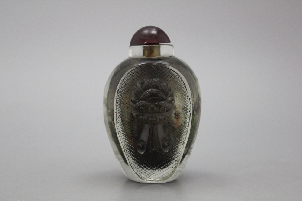 Tabati&egrave;re chinoise en verre de P&eacute;kin, peint sous verre, 20e