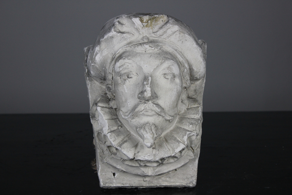A plaster cast of a noble man's head, workshop De Wispelaere, Bruges, 1st half 20th C.