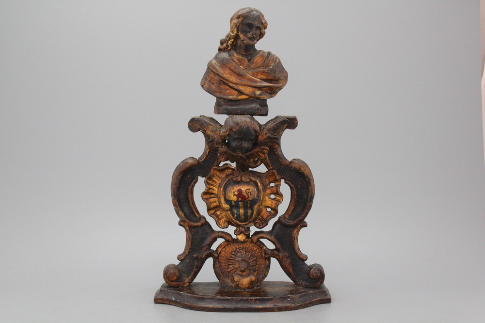 Monstrance en bois sculpt&eacute; polychrom&eacute;, 18e