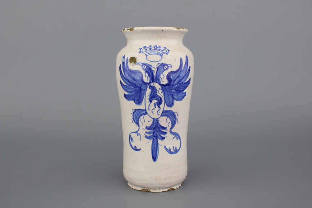 Albarello espagnol, bleu et blanc, avec &eacute;cusson, 18e