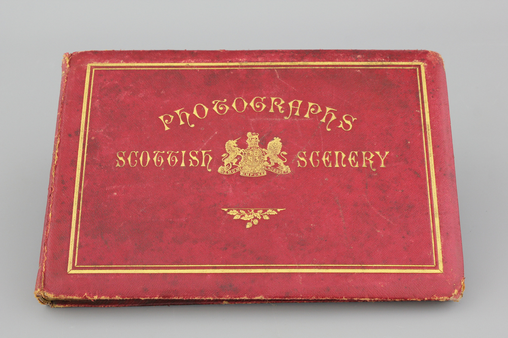 "Photographs of Scottish Scenery", collection de photos sur papier albumin&eacute; sur l'Ecosse
