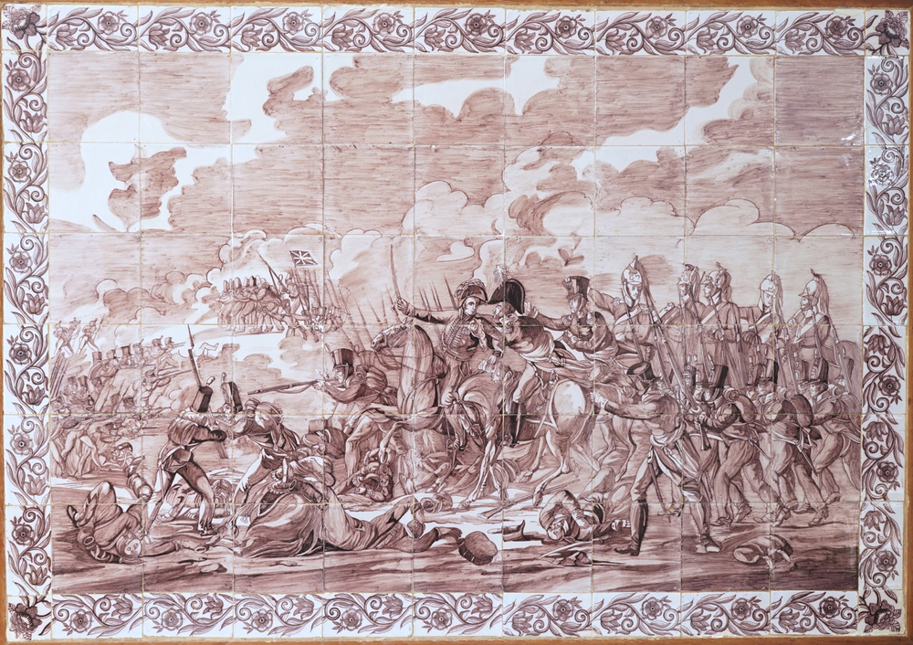 Groot Delfts tegeltableau in mangaan met de voorstelling van "De Slag van Waterloo", ca 1820