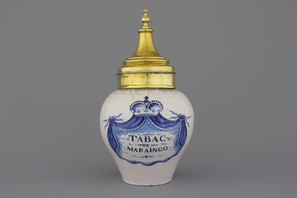 Pot &agrave; tabac en fa&iuml;ence de Bruxelles, "TABAC DE MARAINGO", 18e