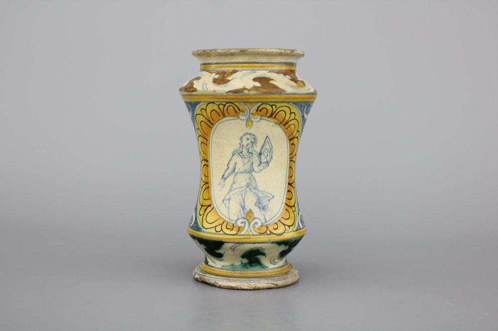 Albarello en majolique italienne, 17e