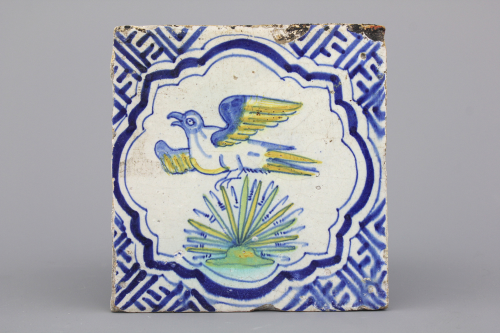 Polychrome Delftse tegel met vogel, 17e eeuw