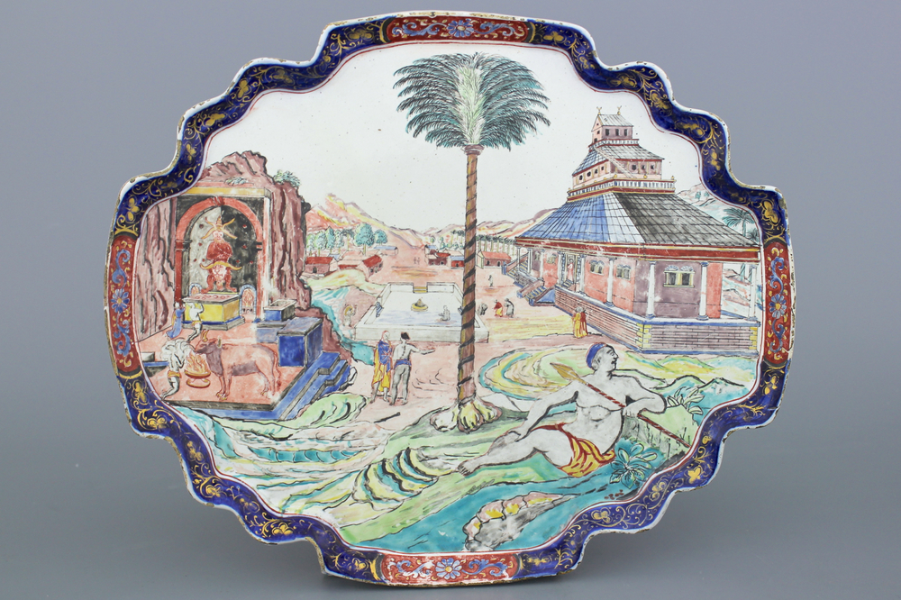 Grote Delftse dor&eacute; en petit feu plaquette met de bijbelse stad Sodom, ca 1720
