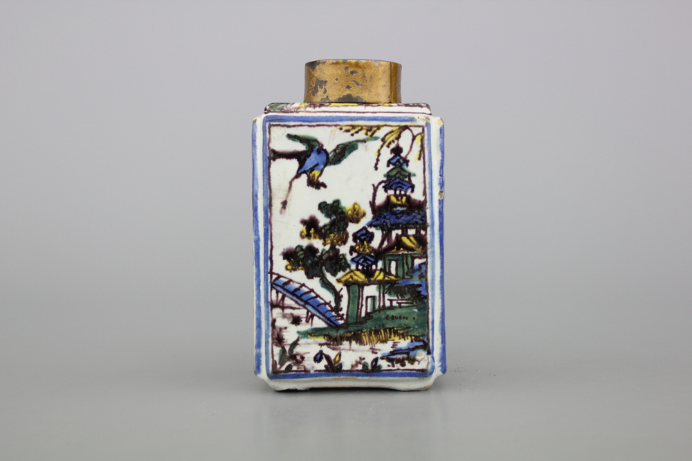 Th&eacute;i&egrave;re en fa&iuml;ence polychrome fran&ccedil;aise, 18e-19e