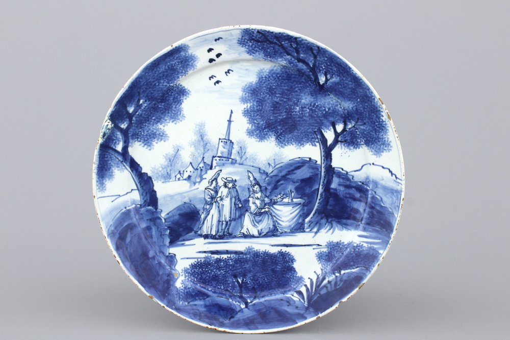 Plat tr&egrave;s fin en fa&iuml;ence de Delft, bleu et blanc, 18e