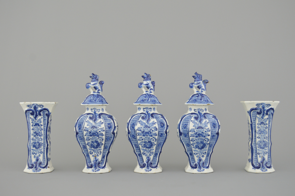 Garniture en fa&iuml;ence de Delft, De Porceleyne Fles, 18e