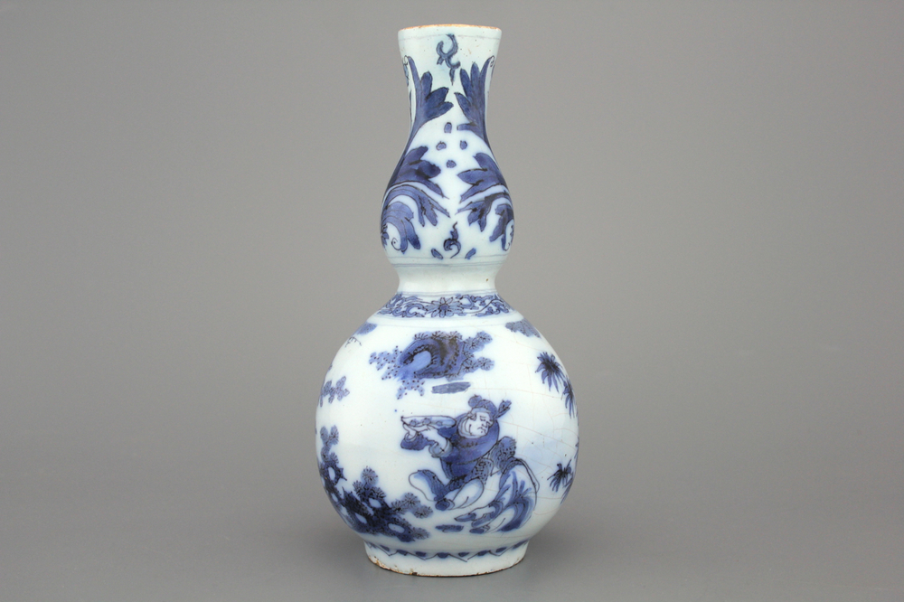 Vase double gourde en fa&iuml;ence de Delft, bleu et blanc, env. 1680