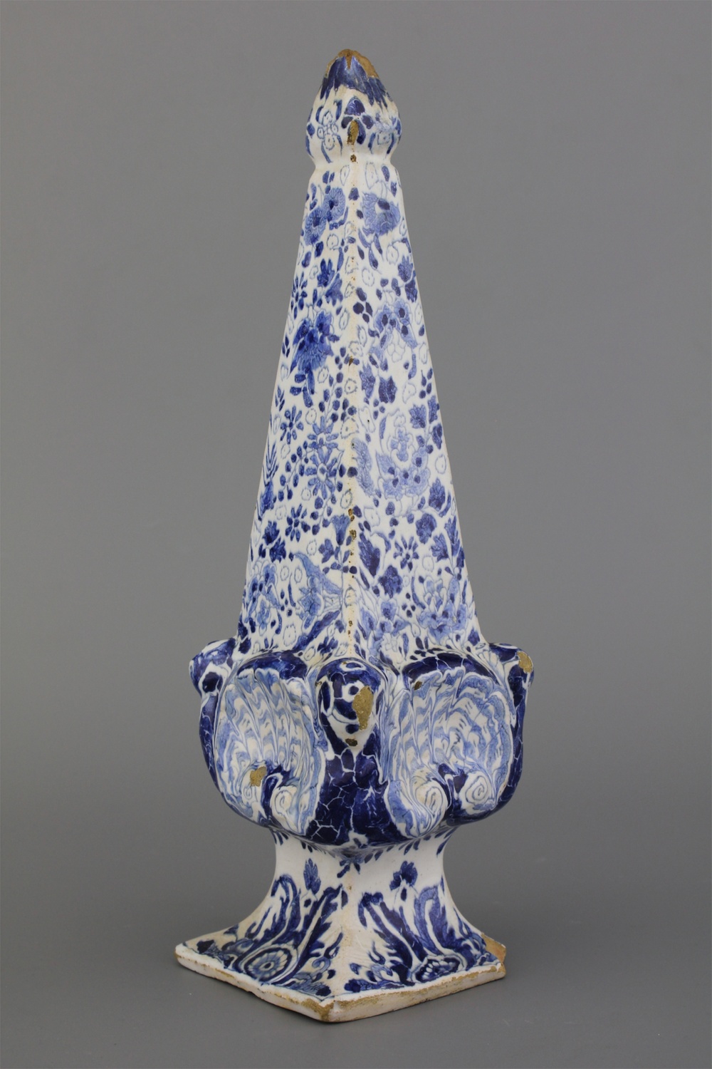 A large Dutch Delft blue and white obelisk, 18th C.