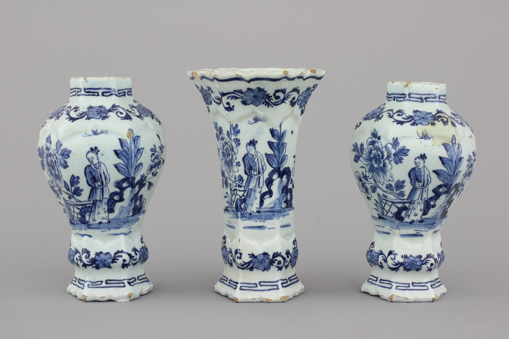 A small Dutch Delft three-piece garniture, 18th C.