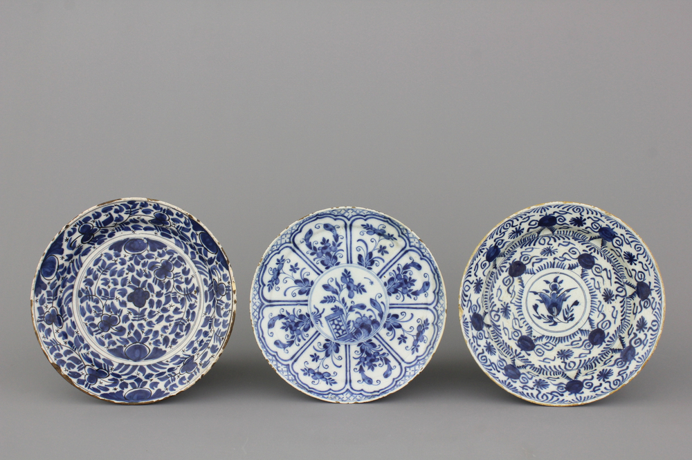 A group of 3 Dutch Delft blue and white plates, 18th C.
