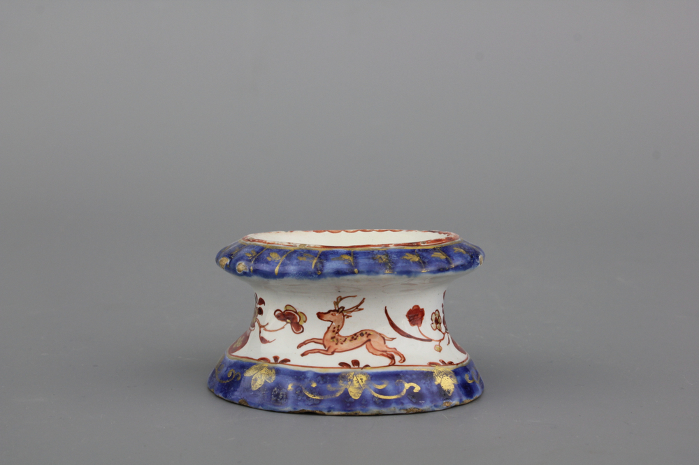Sali&egrave;re en fa&iuml;ence de Delft dor&eacute;, Pieter Adriaensz Kocx, De Grieksche A, 1705-1720