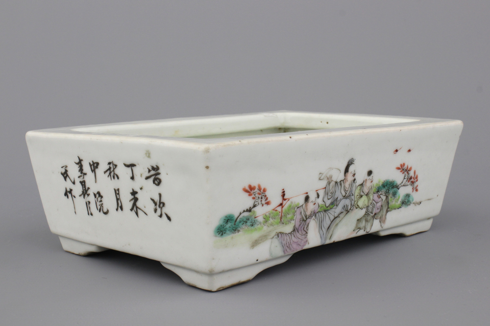 A Chinese porcelain polychrome rectangular bonsai bowl in Qianjiang style, 19/20th C.