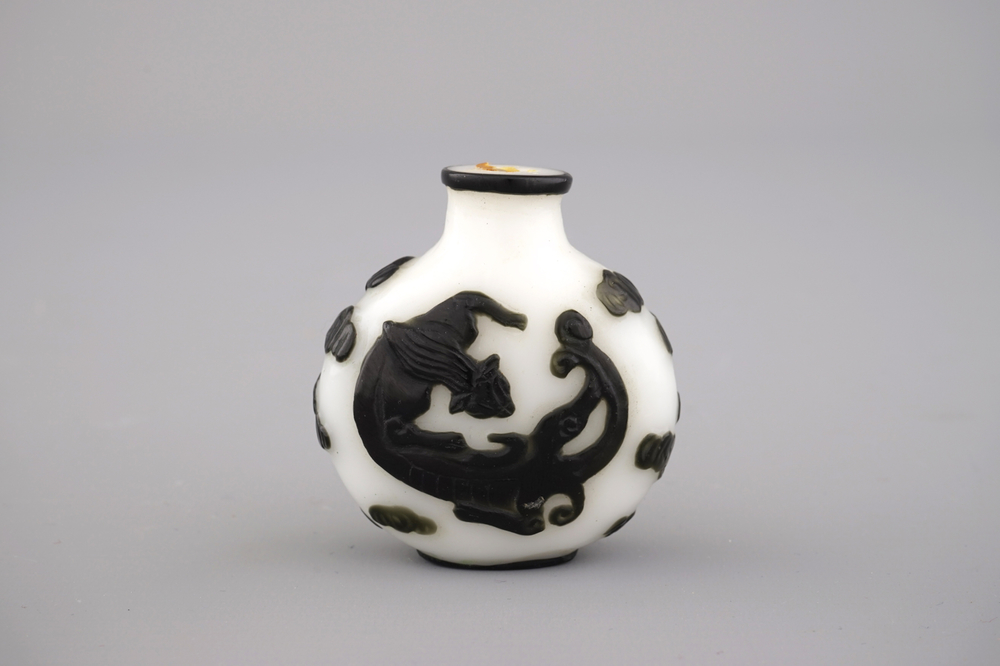 Tabati&egrave;re chinoise en verre de P&eacute;kin