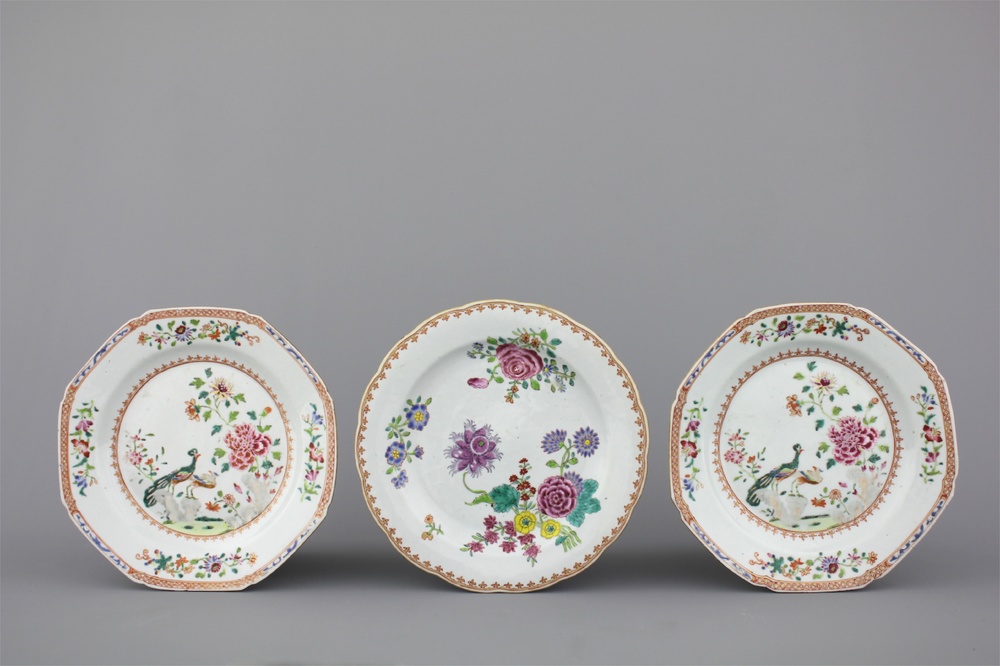 Lot de 3 assiettes en porcelaine de Chine, famille rose, Qianlong, 18e