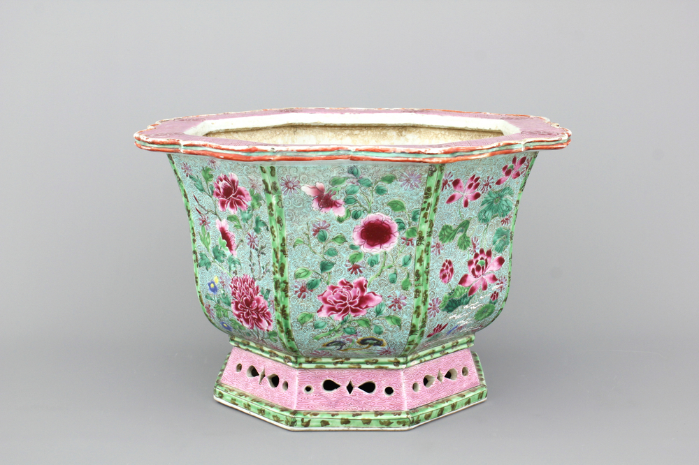 A Chinese porcelain famille rose jardiniere, Yongzheng