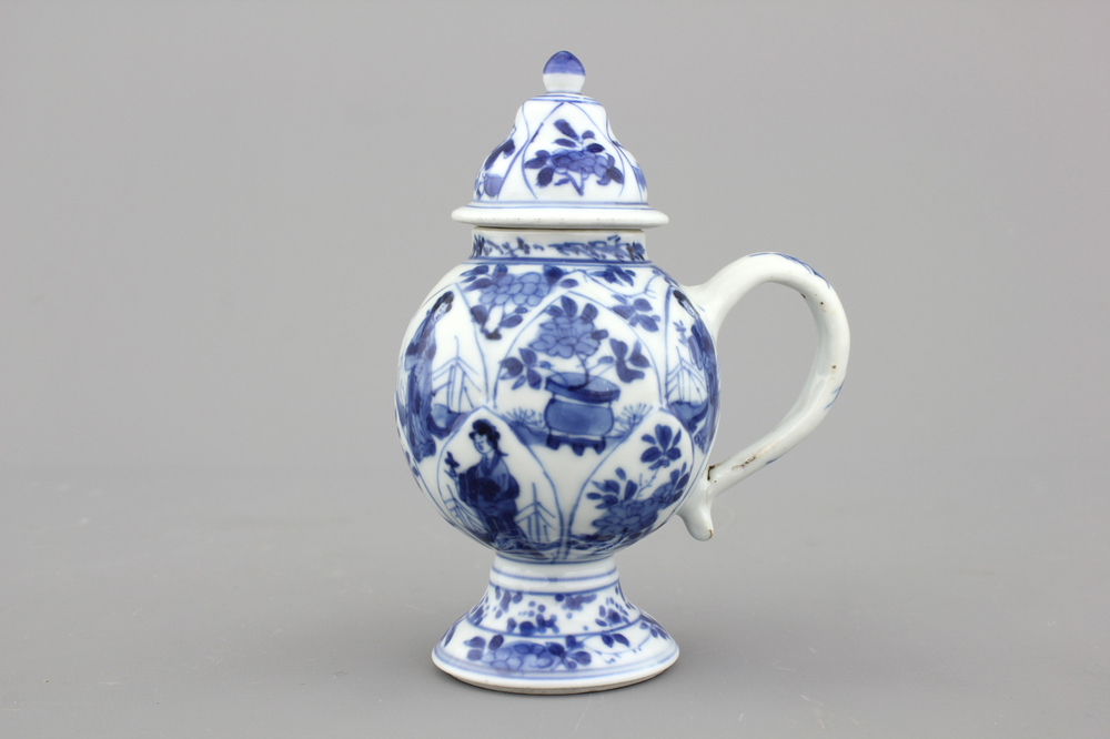 A Chinese porcelain blue and white mustard pot, Kangxi, ca. 1700