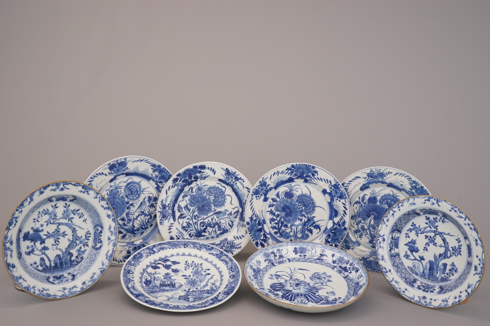 A group of 8 Chinese porcelain blue and white plates, 18th C.
