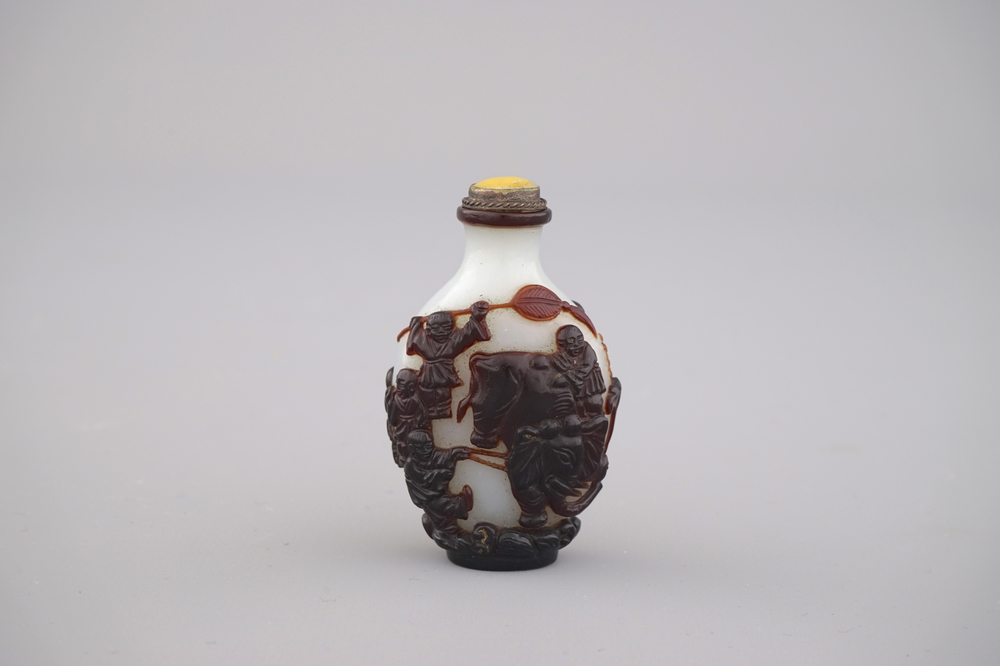 Tabati&egrave;re chinoise en verre de P&eacute;kin