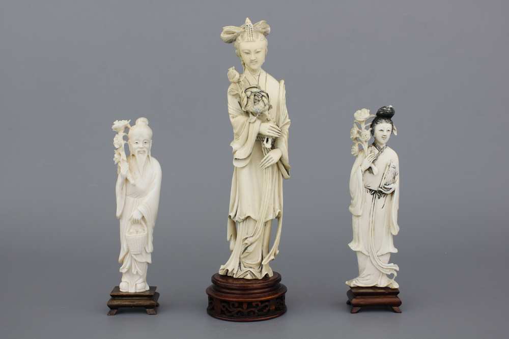 A group of 3 Chinese carved ivory figures, 19/20th C.