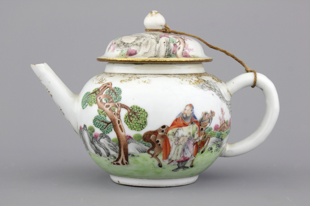 Th&eacute;i&egrave;re couverte tr&egrave;s fine en porcelaine de Chine pour l'export, Qianlong, 18e
