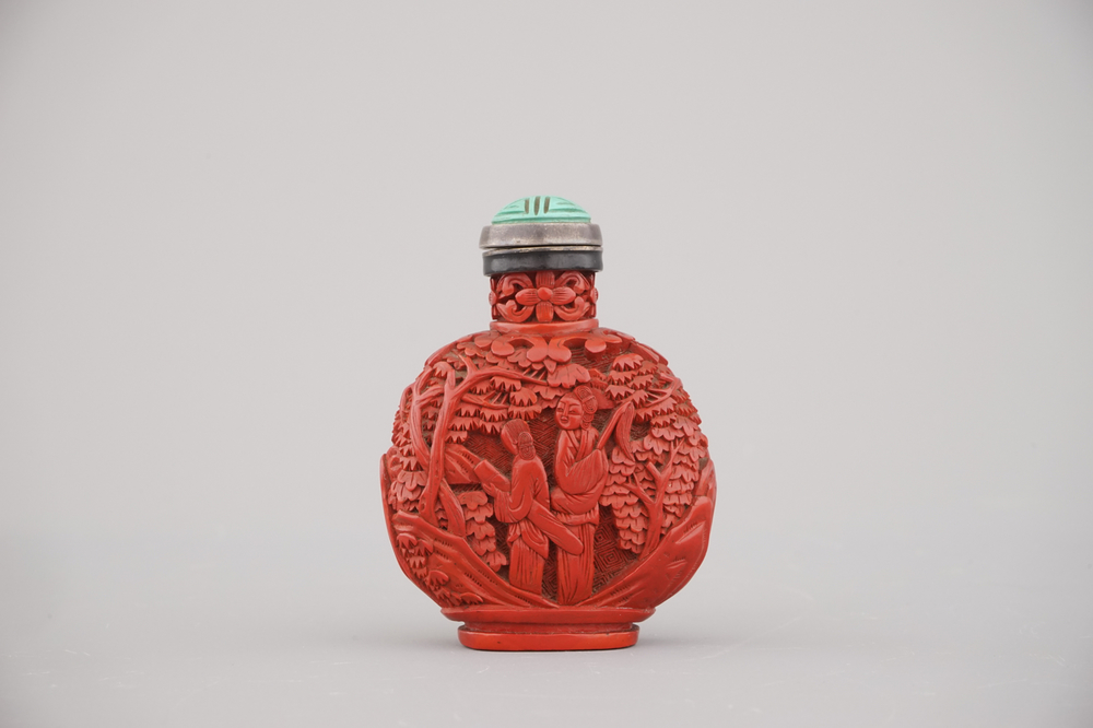 A Chinese cinnabar lacquer snuff bottle
