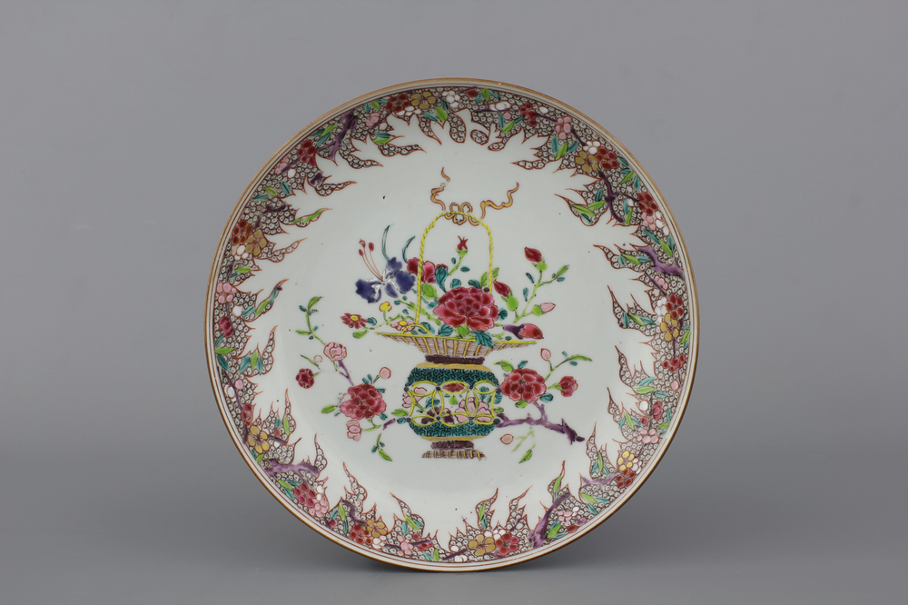 Bord in Chinees porselein, famille rose, Yongzhen, 18e eeuw