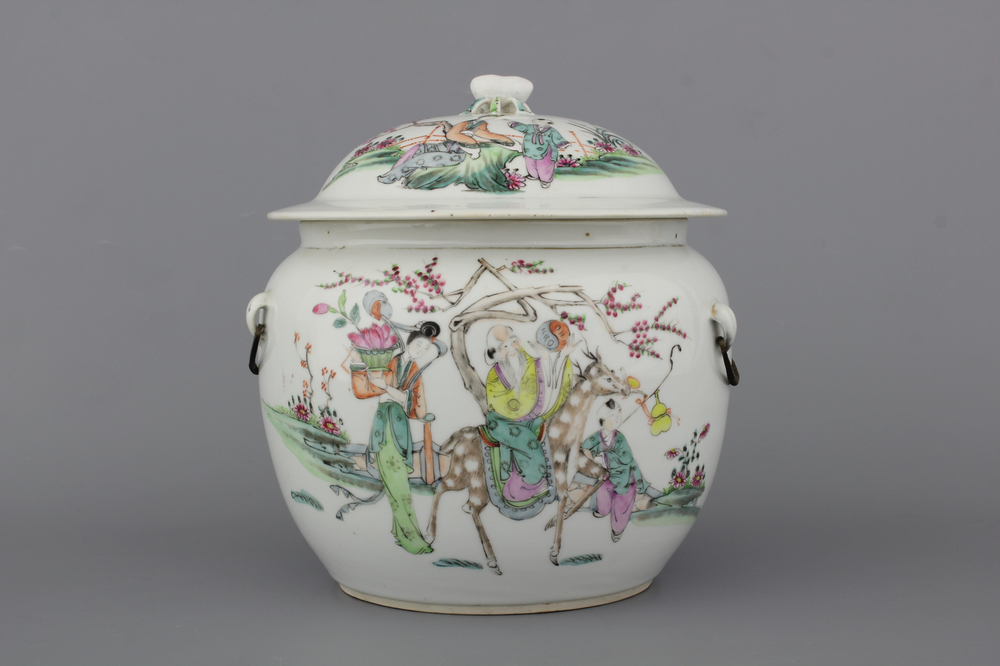 Coupe couverte en porcelaine de Chine, famille rose, 19e-20e