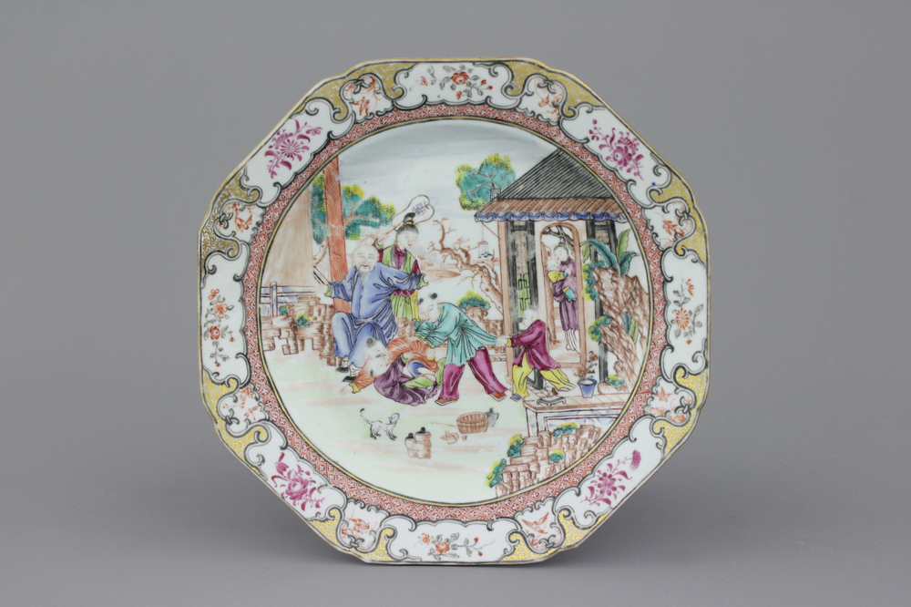 Assiete mandarin octagonal en porcelaine de Chine, Qianlong, 18e